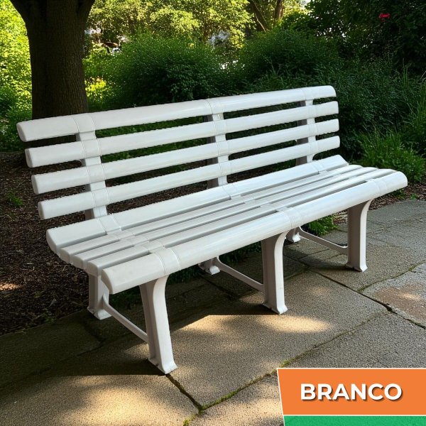 Banco de jardim branco para eventos ao ar livre